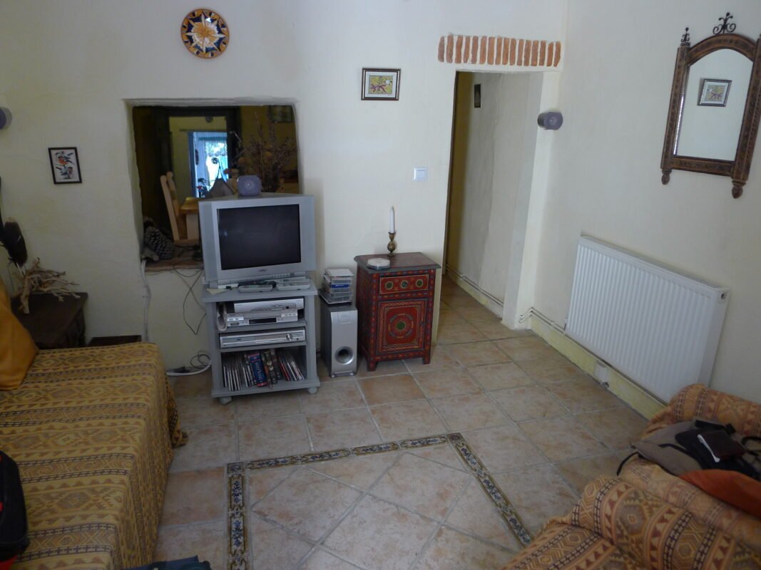 Kambarys su šildymo radiatoriumi